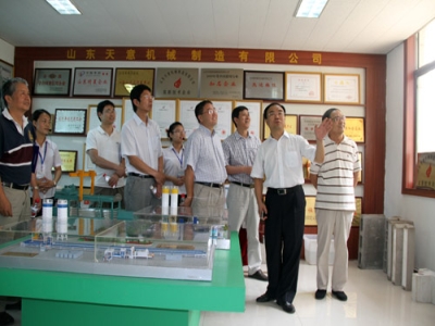 2012.7.28日山東天意兩項科技成果鑒定順利通過，北京領(lǐng)導(dǎo)專家，到我公司參觀指導(dǎo)