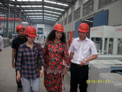 2012.7.21日坦桑尼亞總統(tǒng)夫人來我公司參觀指導(dǎo)、洽談合作